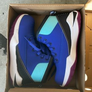 Vibrant “Avenger” work boots